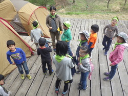 春の遊牧民キャンプ3.JPG